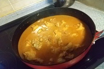 カレー　煮込む