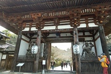 石山寺　東大門